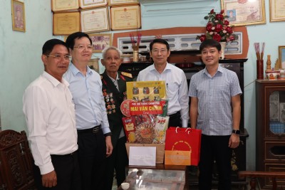 Phó thủ tướng Mai Văn Chính kiểm tra công trình giao thông ở Khánh Hòa