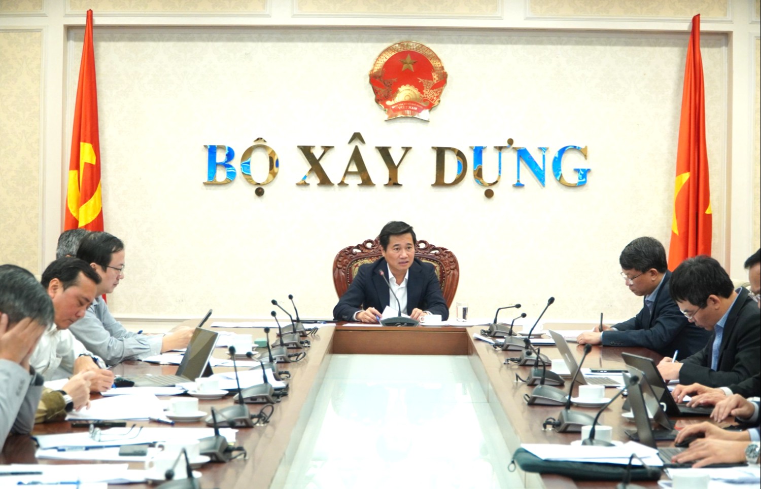 Thứ trưởng Nguyễn Tường Văn chủ trì cuộc họp